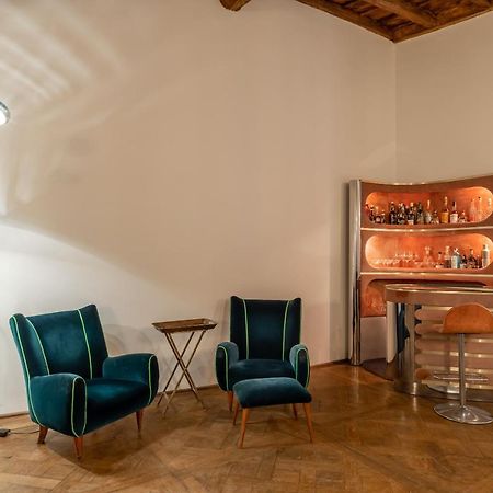 Chic And Style In Historical Via Giulia Apartment Roma Ngoại thất bức ảnh