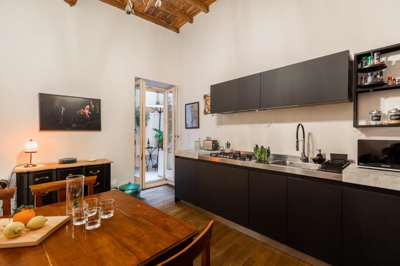 Chic And Style In Historical Via Giulia Apartment Roma Ngoại thất bức ảnh