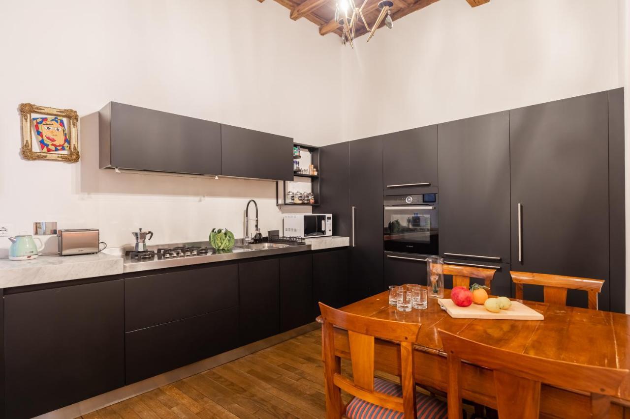 Chic And Style In Historical Via Giulia Apartment Roma Ngoại thất bức ảnh