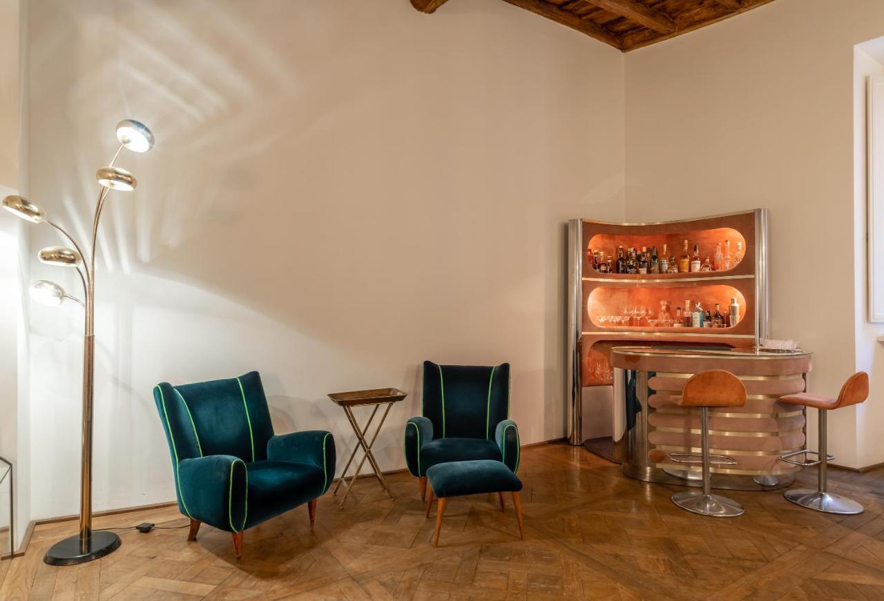 Chic And Style In Historical Via Giulia Apartment Roma Ngoại thất bức ảnh