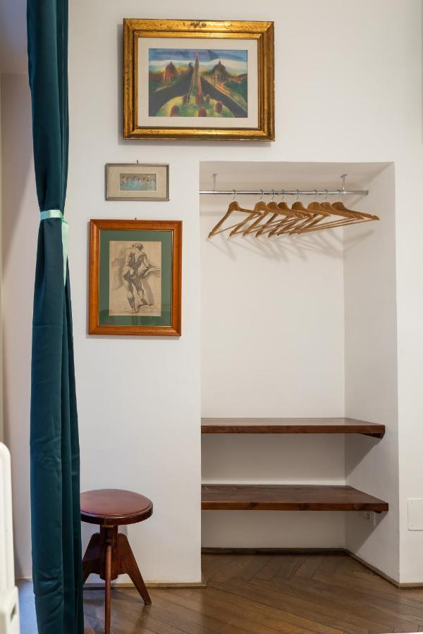 Chic And Style In Historical Via Giulia Apartment Roma Ngoại thất bức ảnh