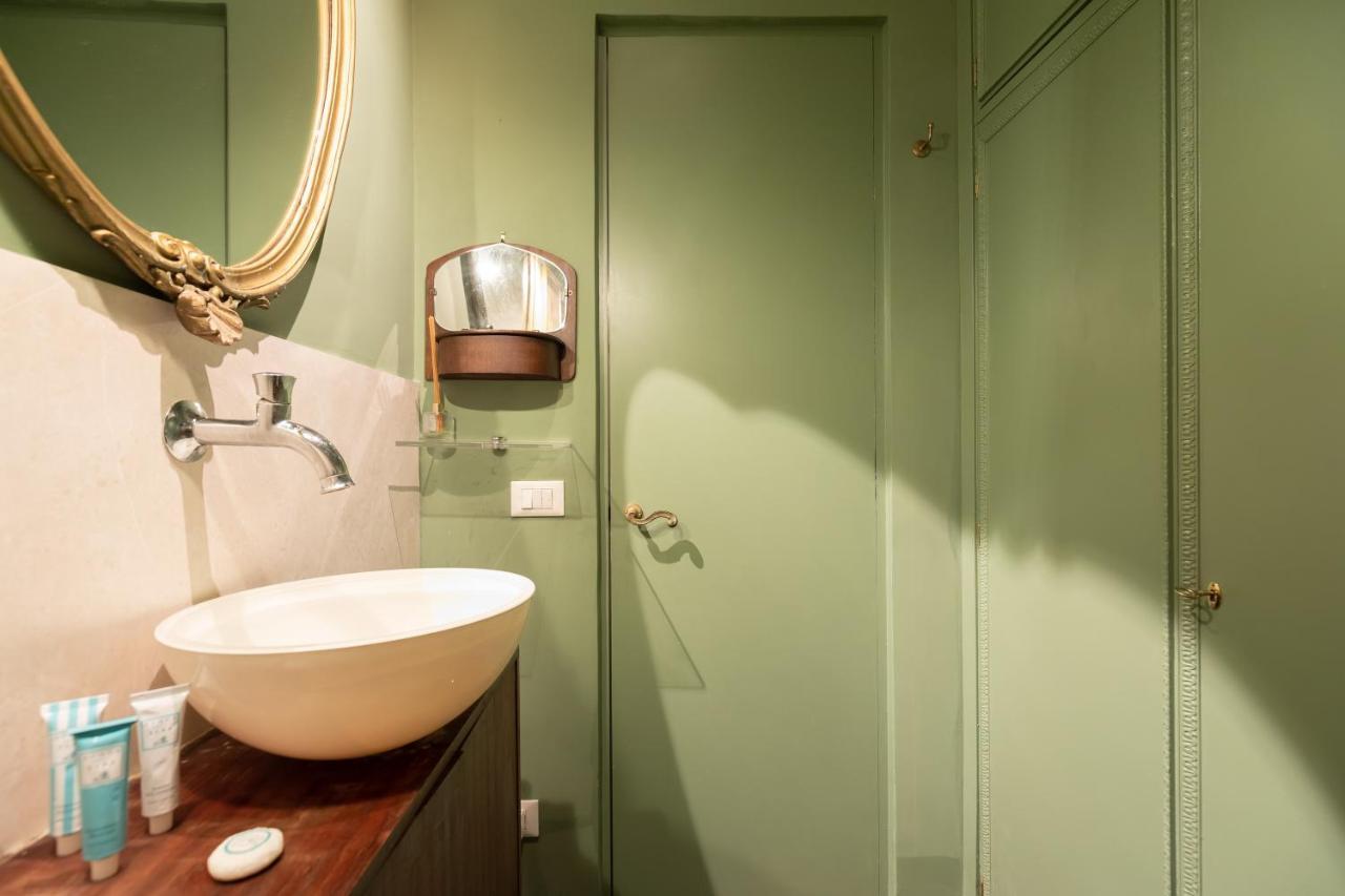 Chic And Style In Historical Via Giulia Apartment Roma Ngoại thất bức ảnh